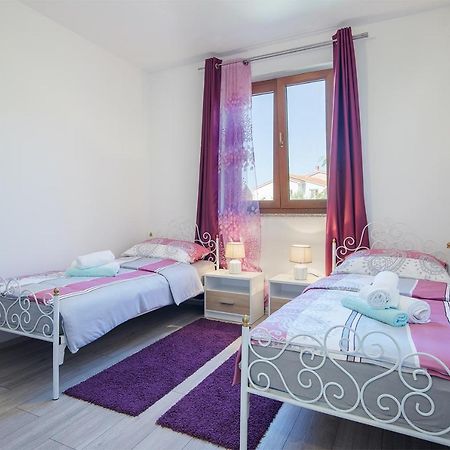 Kaylie Apartment Пула Екстериор снимка