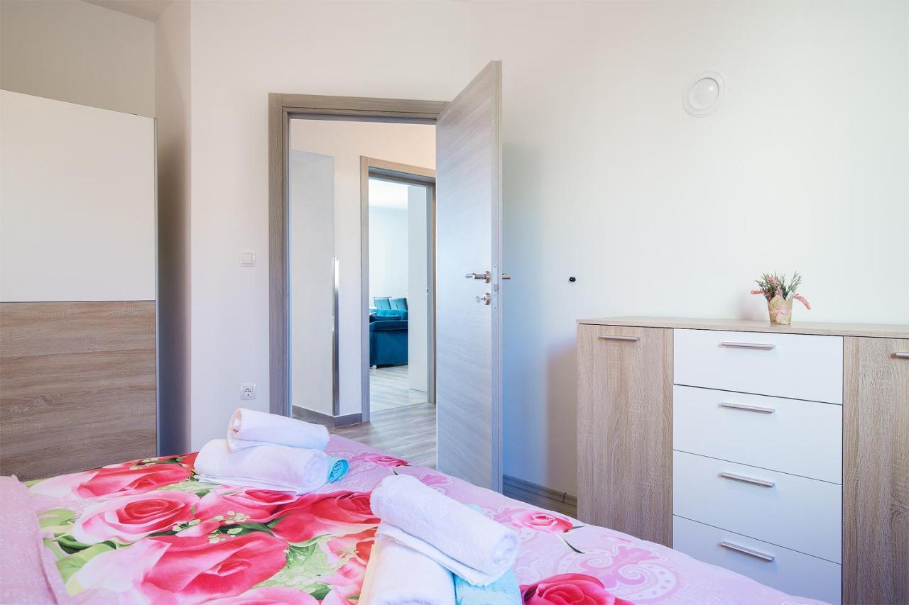 Kaylie Apartment Пула Екстериор снимка