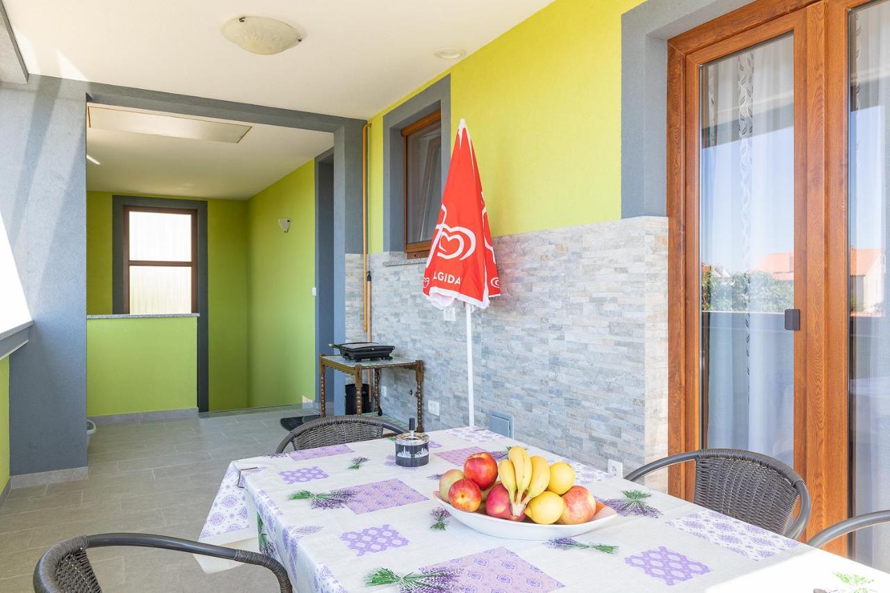 Kaylie Apartment Пула Екстериор снимка